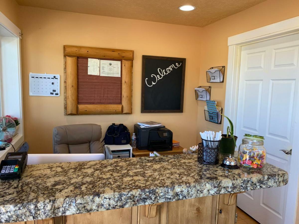 Teton Valley Motel ビクター エクステリア 写真
