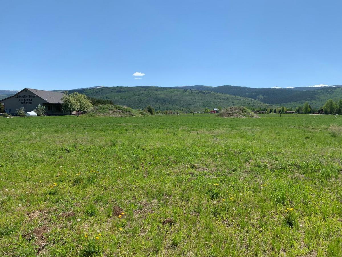 Teton Valley Motel ビクター エクステリア 写真